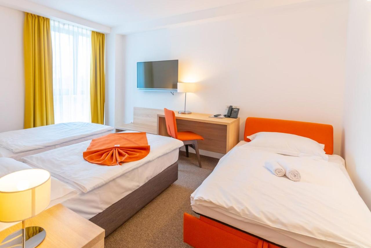 Hotel Park Superior 3* Cakovec Exterior photo